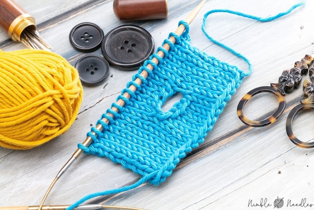 How to make a buttonhole in knitting [step-by-step for beginners]