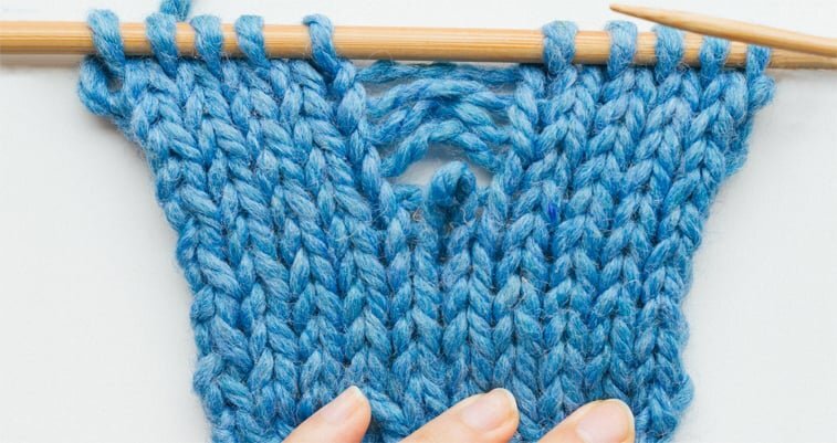 How to Fix a Dropped Stitch - Sheep and Stitch How to Fix a Dropped Stitch - Sheep and Stitch