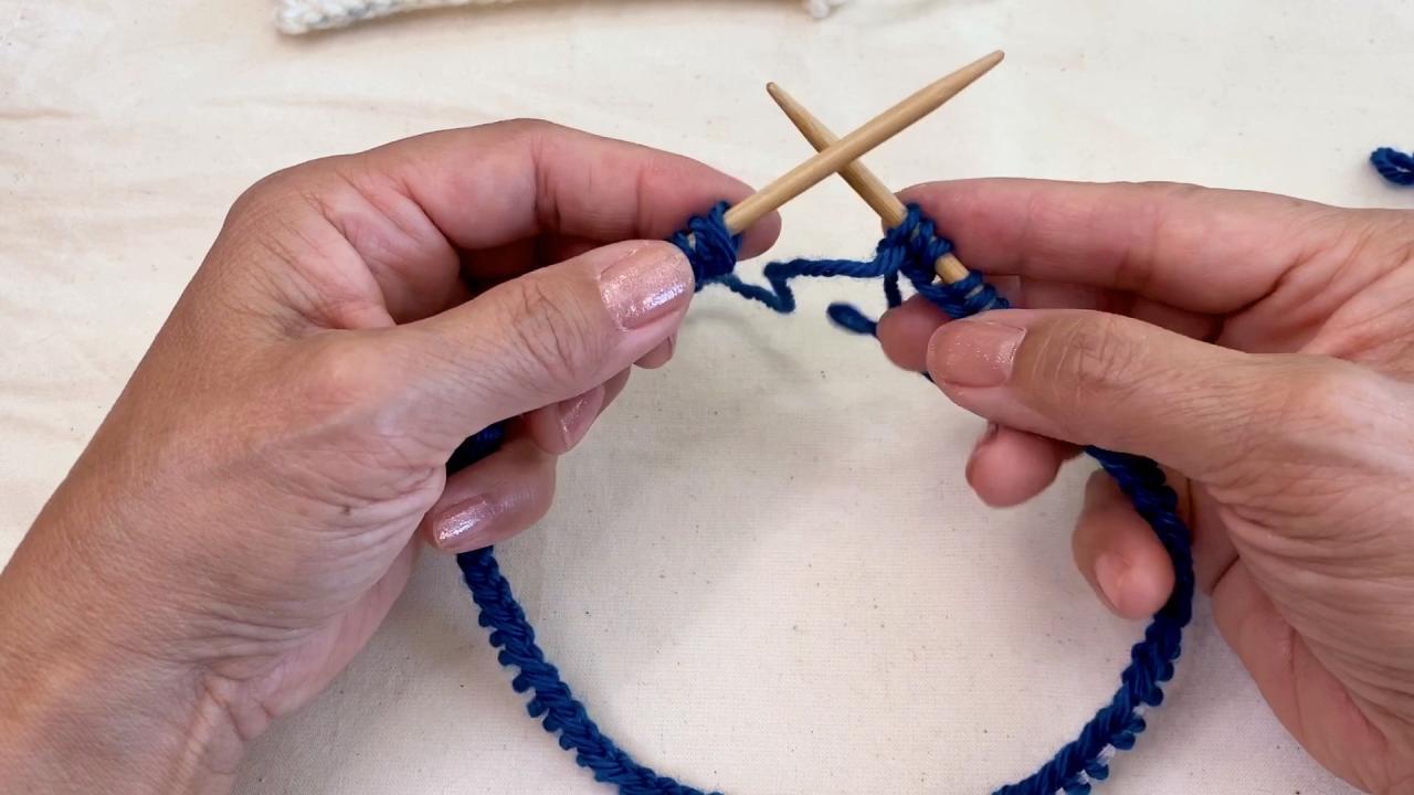 How to Knit in the Round on Circular Knitting Needles? How to Knit in the Round on Circular Knitting Needles?